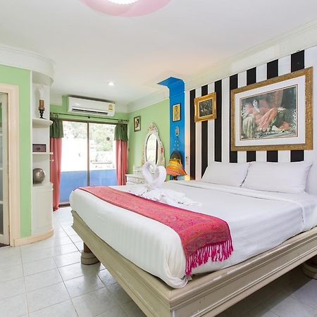 Barefoot Hotel Kalim Beach Front Patong Eksteriør billede