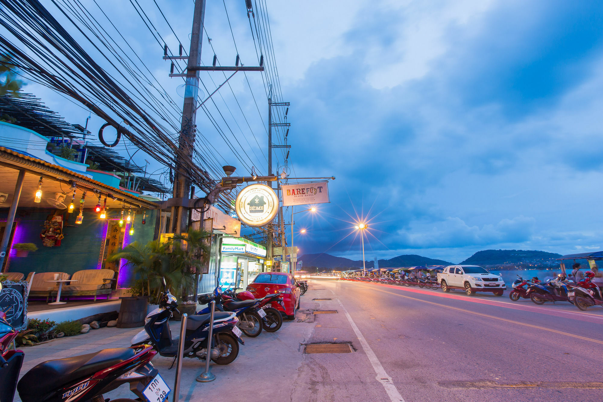 Barefoot Hotel Kalim Beach Front Patong Eksteriør billede