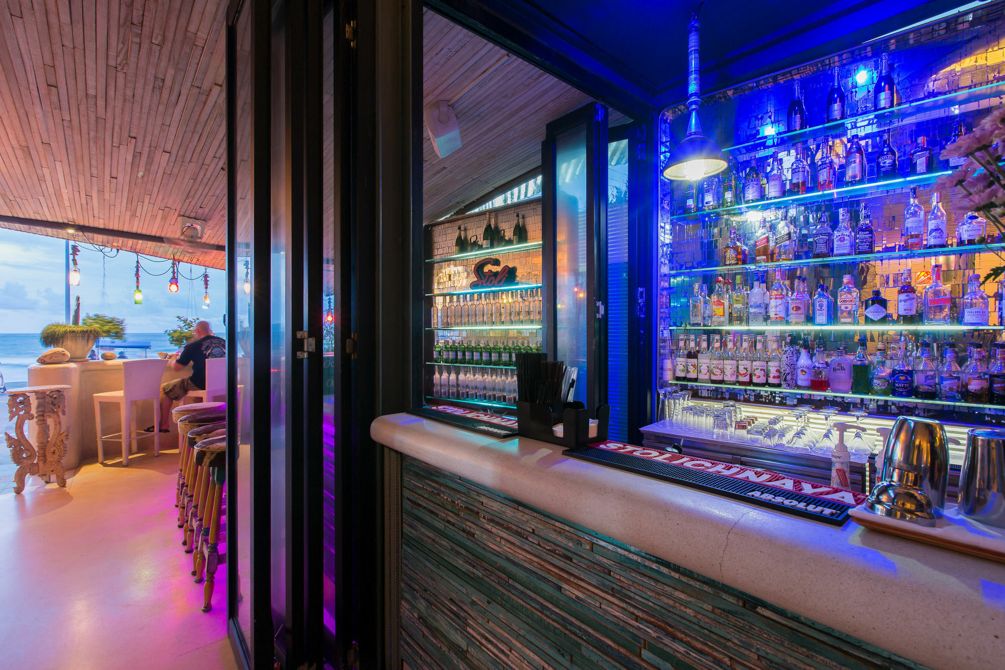 Barefoot Hotel Kalim Beach Front Patong Eksteriør billede