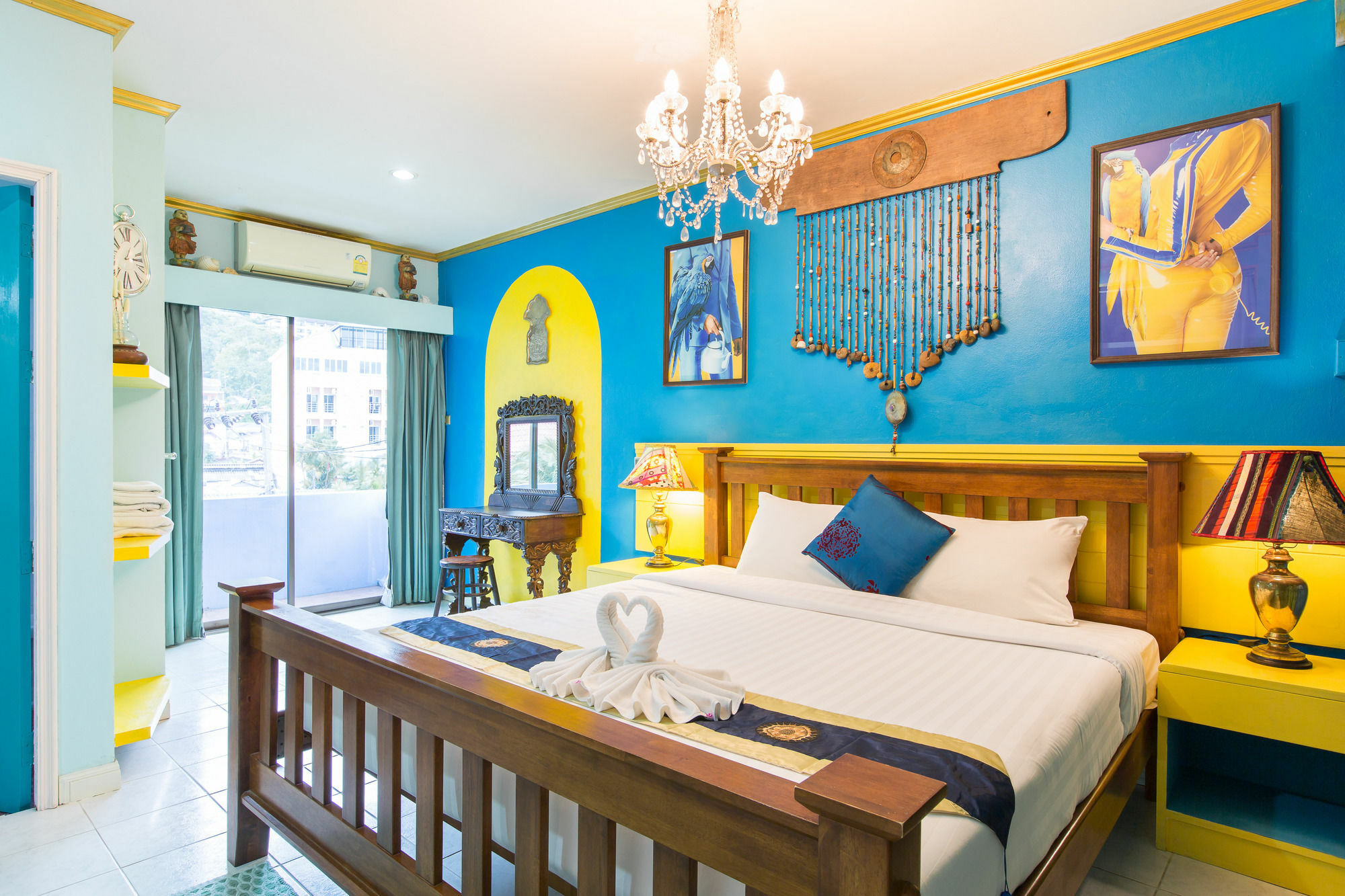 Barefoot Hotel Kalim Beach Front Patong Eksteriør billede
