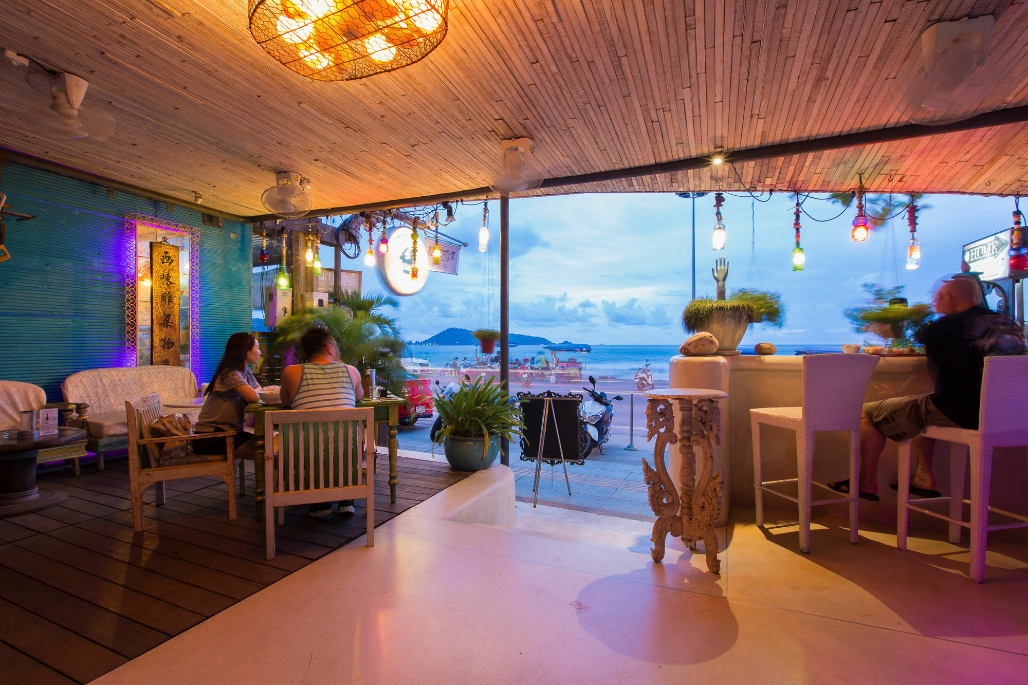 Barefoot Hotel Kalim Beach Front Patong Eksteriør billede