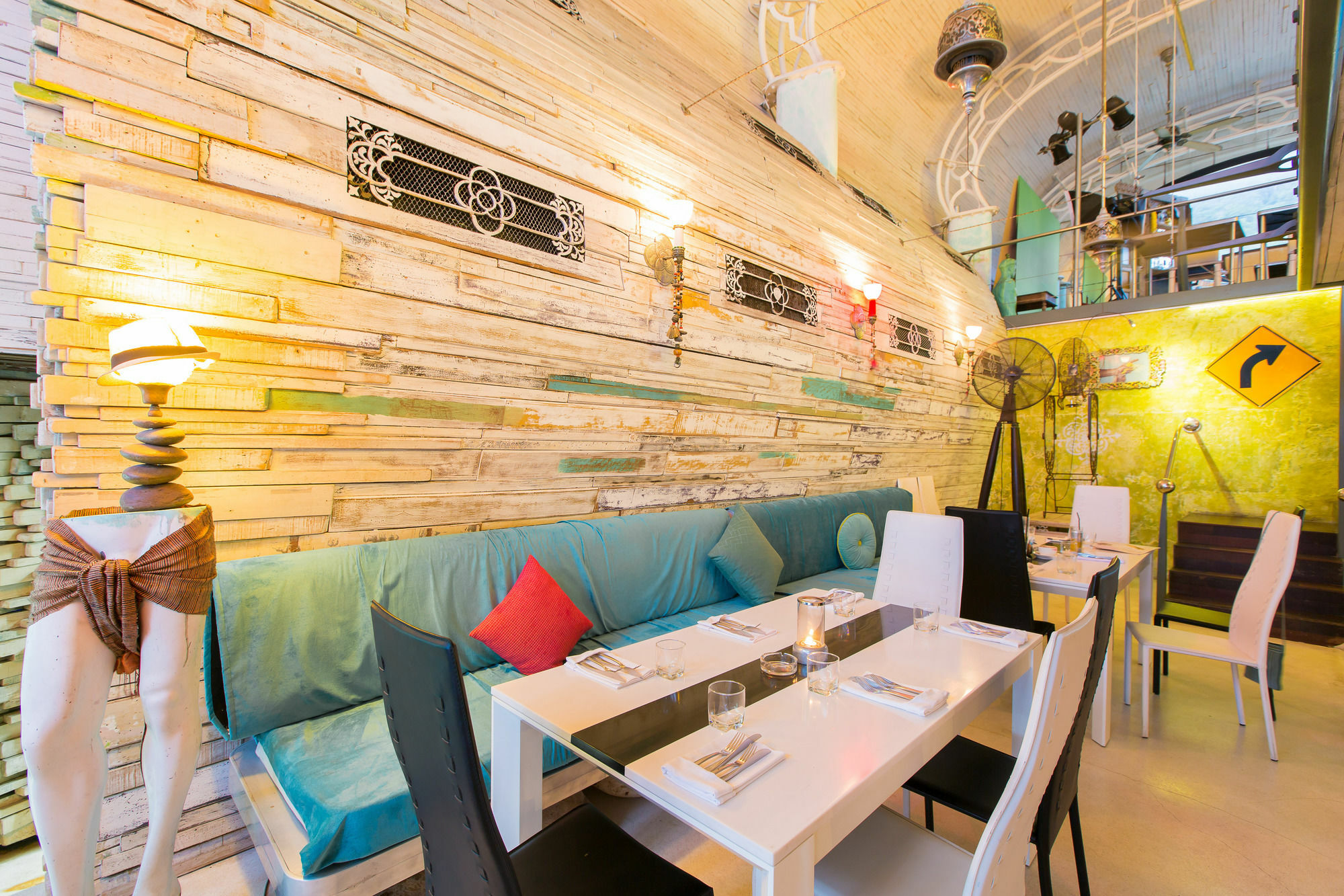 Barefoot Hotel Kalim Beach Front Patong Eksteriør billede