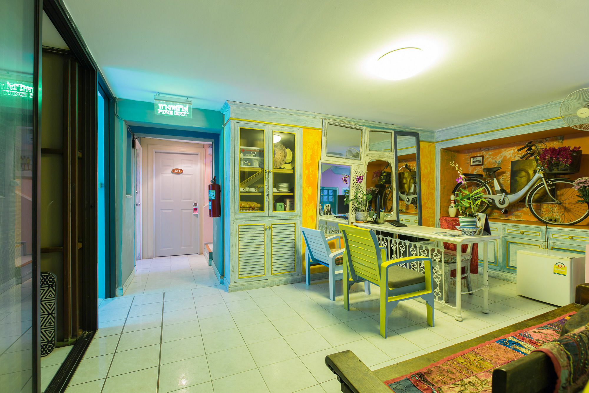 Barefoot Hotel Kalim Beach Front Patong Eksteriør billede